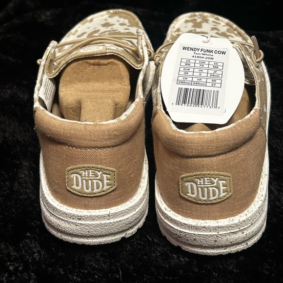 Hey Dudes Wendy Funk Cow - Picture 7 of 7